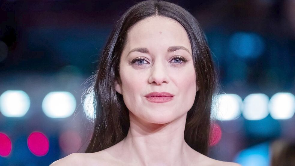 Marion Cotillard ist in „La Tour de Glace“ als Schneekönigin zu sehen. (Archivbild) Foto: Christoph Soeder/dpa