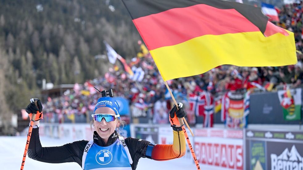 Franziska Preuß gewann in Lenzerheide Gold in der Verfolgung. Foto: Martin Schutt/dpa