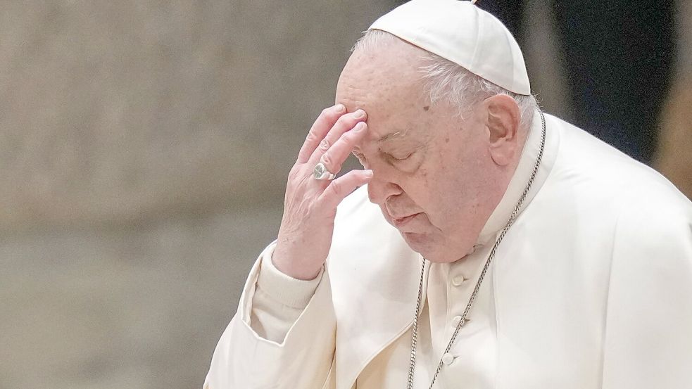 Seit mehr als einer Woche wird Papst Franziskus in einem Krankenhaus in Rom behandelt. (Archivbild) Foto: Andrew Medichini/AP/dpa