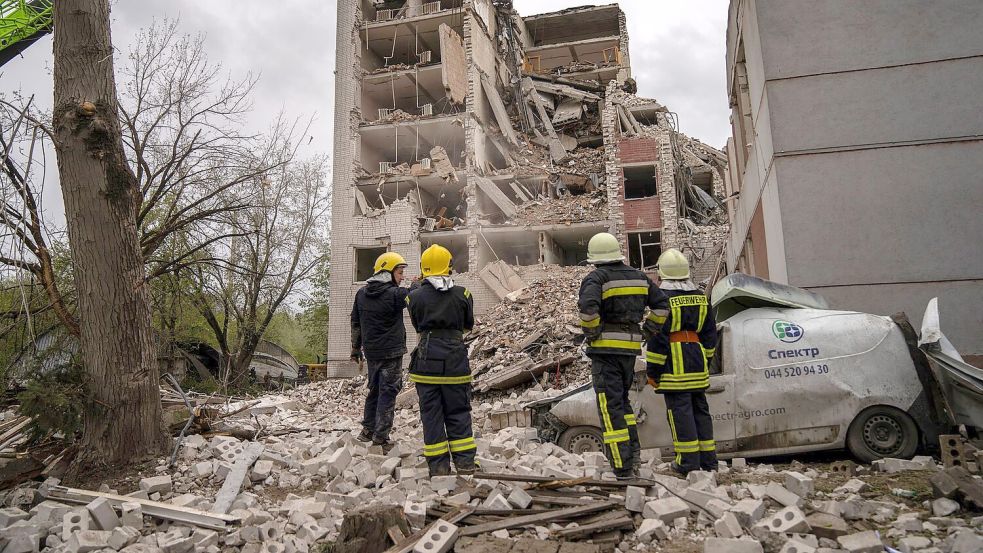 Russische Raketen- und Drohnenangriffe haben viele ukrainische Städte getroffen. (Archivbild) Foto: Francisco Seco/AP/dpa