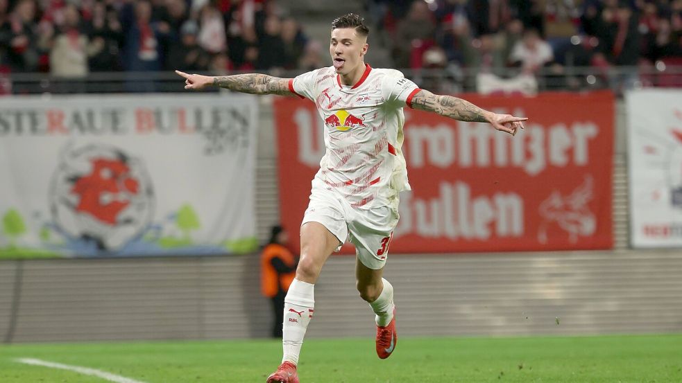 Benjamin Sesko traf für RB Leipzig per Hand-Elfmeter. Foto: Jan Woitas/dpa