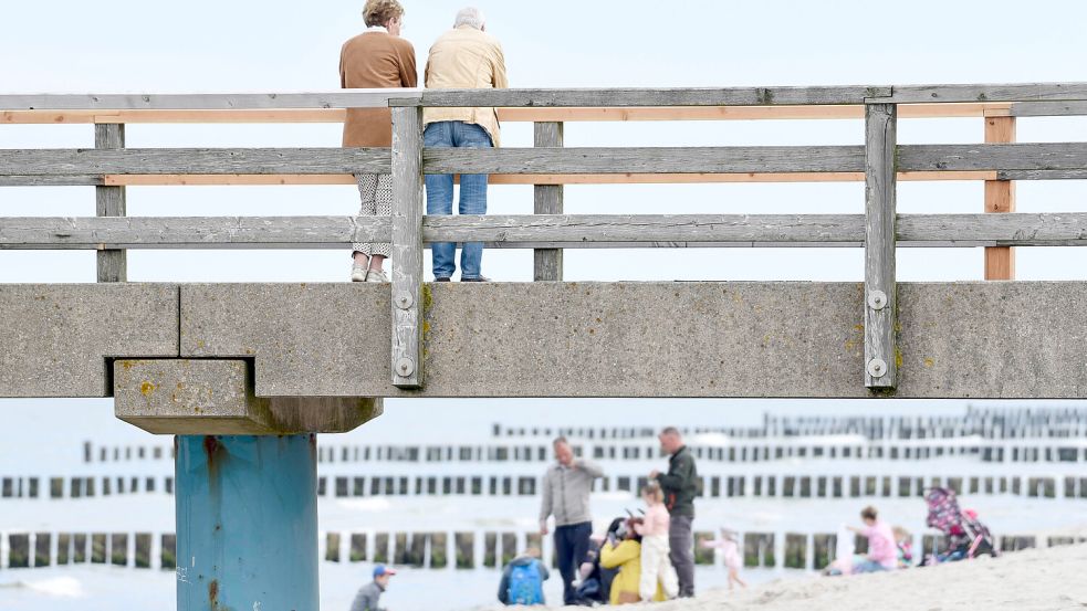 Kann es sein, dass nach 40 Jahren Arbeit die Rente nicht zum leben reicht? Foto: dpa/Frank Hormann