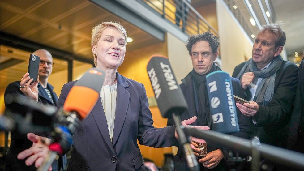 Nur Mecklenburg-Vorpommerns Ministerpräsidentin Manuela Schwesig äußerte sich zunächst. Foto: Kay Nietfeld/dpa