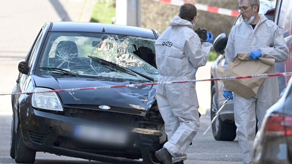 Mit diesem Fahrzeug soll ein Mann in eine Menschenmenge in Mannheim gefahren sein. Foto: Boris Roessler/dpa