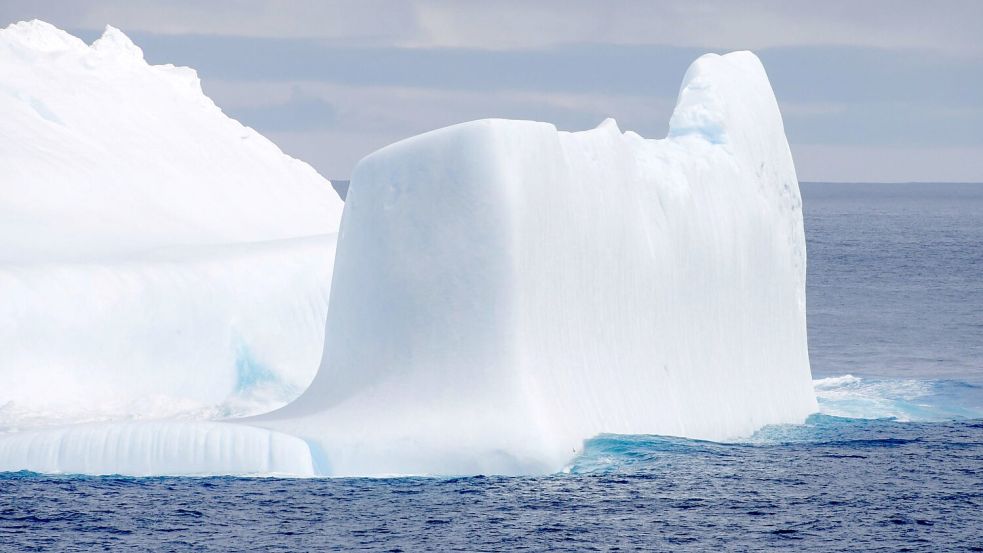 Ein Eisberg im Antarktischen Ozean Foto: Kyodo/dpa