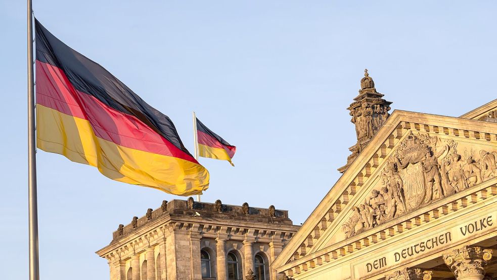 Ein neuer Bundestag ist gewählt, aber der alte tritt noch einmal in Aktion. Foto: Hannes P. Albert/dpa