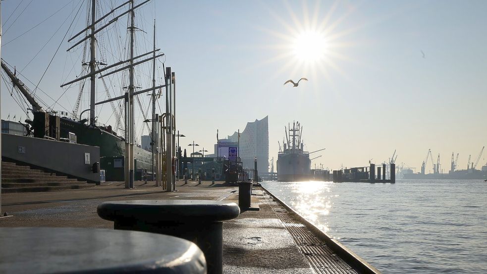 Die Sonne strahlt noch einige Tage, bevor es zum Wetterumschwung kommt. Foto: Christian Charisius/dpa