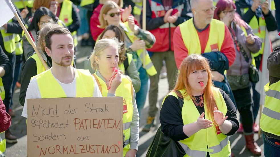 Mehr Geld, mehr Zeit: Dafür protestieren die Beschäftigten im öffentlichen Dienst. Foto: Henning Kaiser/dpa