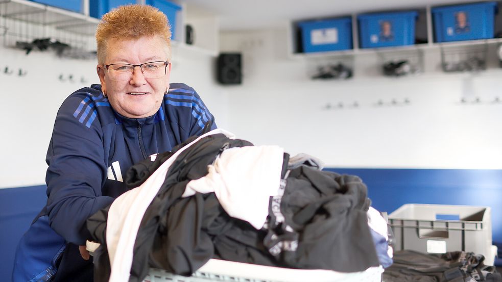 Bei Betreuerin Helga Aper schauen viele Spieler auch auf einen Kaffee vorbei. Fotos: Doden/Emden