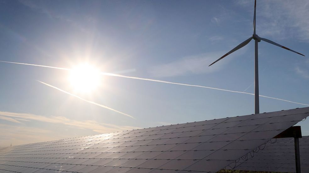 Wind und Sonne als wichtige Energiequellen: Rekord für Ökostromproduktion in Deutschland (Archivbild) Foto: Karl-Josef Hildenbrand/dpa