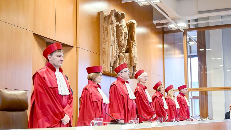 Beim Bundesverfassungsgericht waren mehrere Klagen gegen die Bundestag-Sondersitzungen eingegangen. (Archivbild) Foto: Uli Deck/dpa