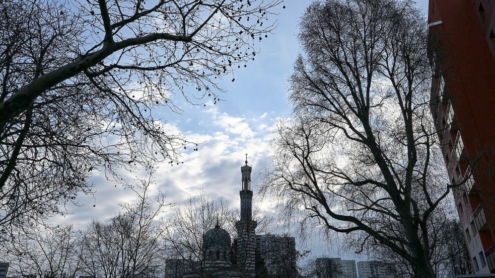 Im Norden sonnig, im Süden winterlich: Das Wetter am Wochenende wird gemischt. Foto: Jens Kalaene/dpa