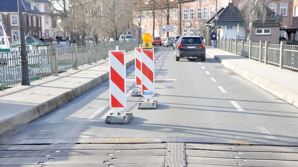 Die Baken stehen auf der Rathausbrücke. Foto: Wolters