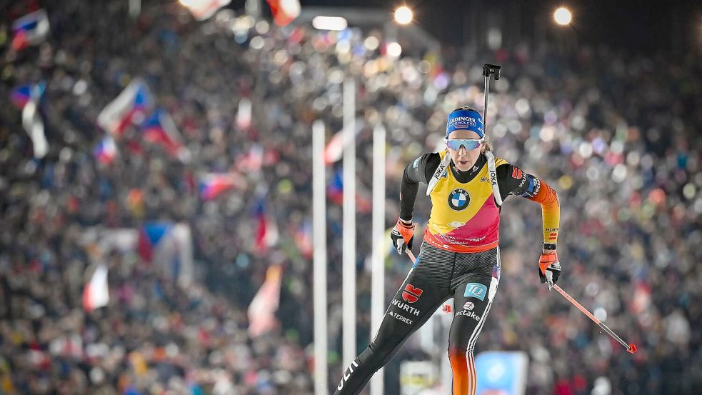 Für Franziska Preuß wird es im Kampf um das Gelbe Trikot beim Saisonfinale sehr schwer. Foto: Lubo? Pavlíèek/CTK/dpa