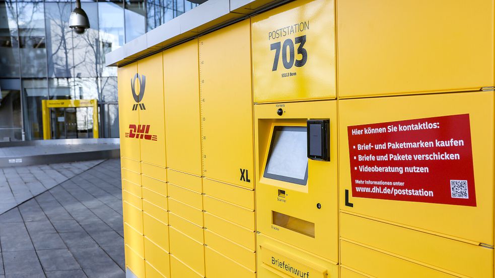 Wer Briefe oder Pakete verschicken will, ist gerade auf dem Land immer häufiger auf Poststationen angewiesen. Foto: dpa/Oliver Berg