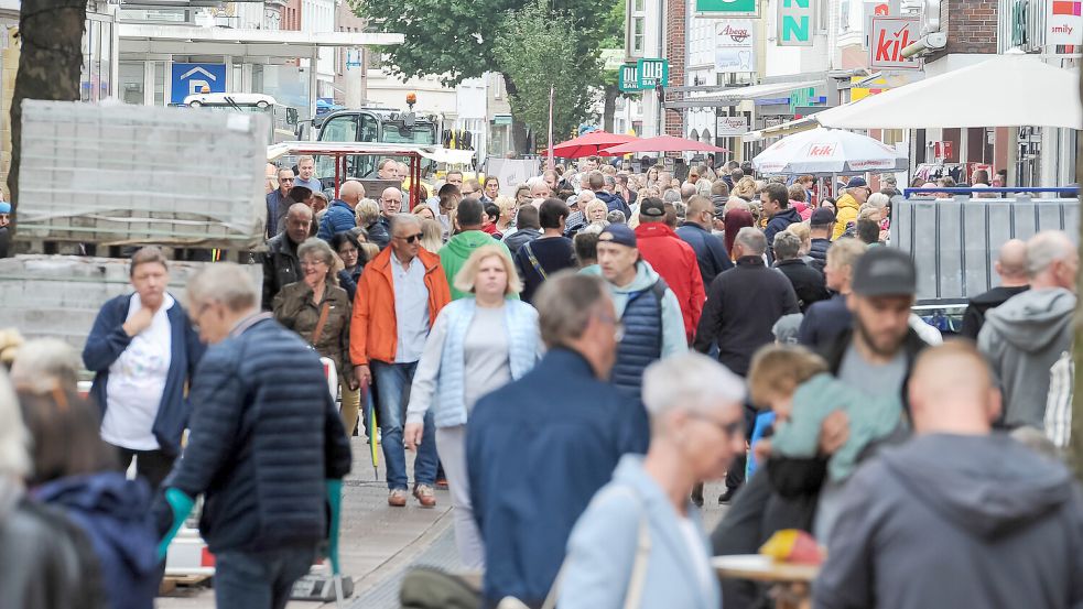 Bei Veranstaltungen wie dem Geranienmarkt, Weinfest oder dem Heidemarkt ist in der Innenstadt immer viel los. Oft werden die Märkte mit einem verkaufsoffenen Sonntag der Kaufmannschaft flankiert. Foto: Stephan Friedrichs