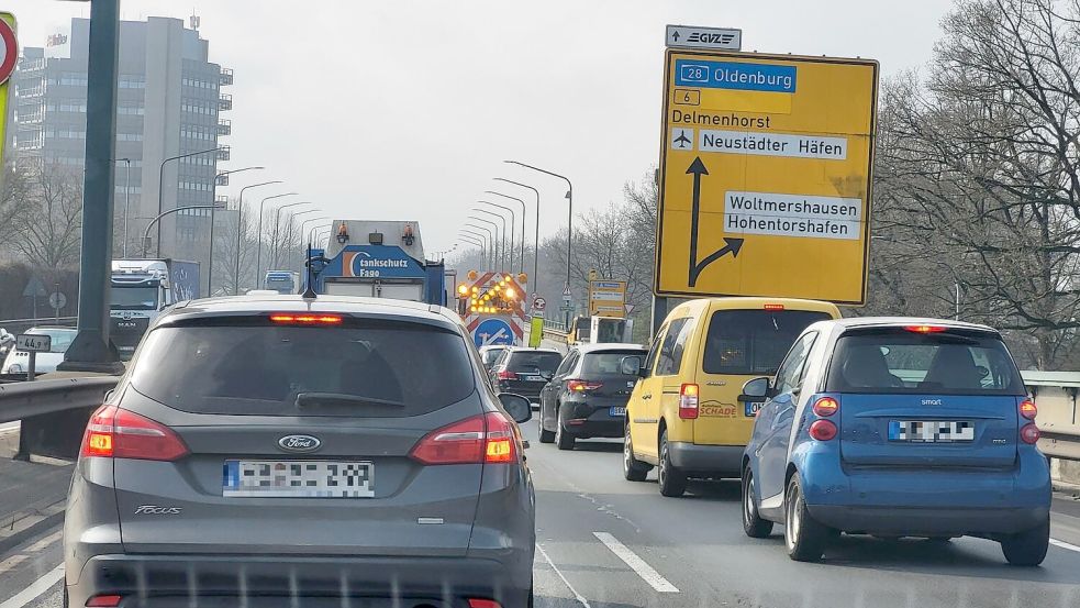 Bereits im vergangenen Jahr sorgten Bauarbeiten für längere Fahrzeiten auf der B6/B75 zwischen Bremen und Delmenhorst. Foto: Jonas Altwein