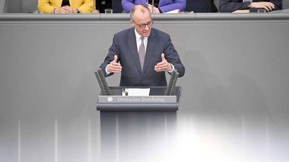 Merz warb im Bundestag für das Gesetz, das Grundlage seiner Koalition sein soll. Foto: Bernd von Jutrczenka/dpa