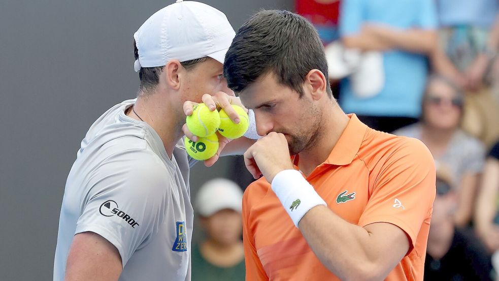 Initiierten gemeinsam die Spielergewerkschaft PTPA: Vasek Pospisil (l) und Novak Djokovic. Foto: Kelly Barnes/AP/dpa