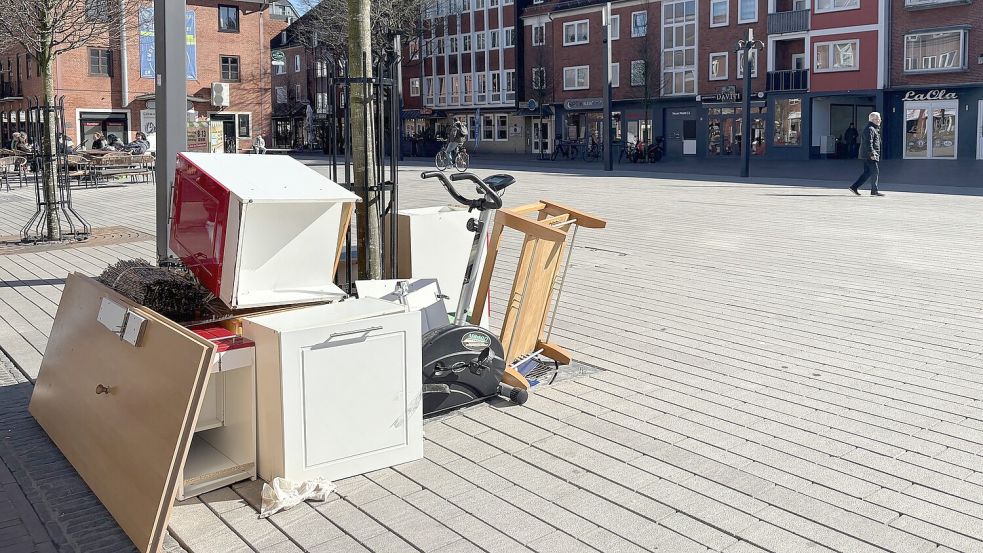 Im März wurden in Emden viele Termine für Sperrmüll-Abholungen beim Bau- und Entsorgungsbetrieb vereinbart. Auch im April wird es knapp. Foto: Hanssen