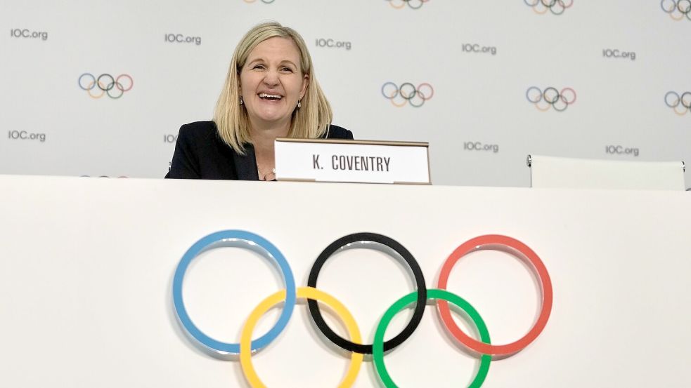 Kirsty Coventry ist die erste Frau an der Spitze des IOC. Foto: Thanassis Stavrakis/AP/dpa