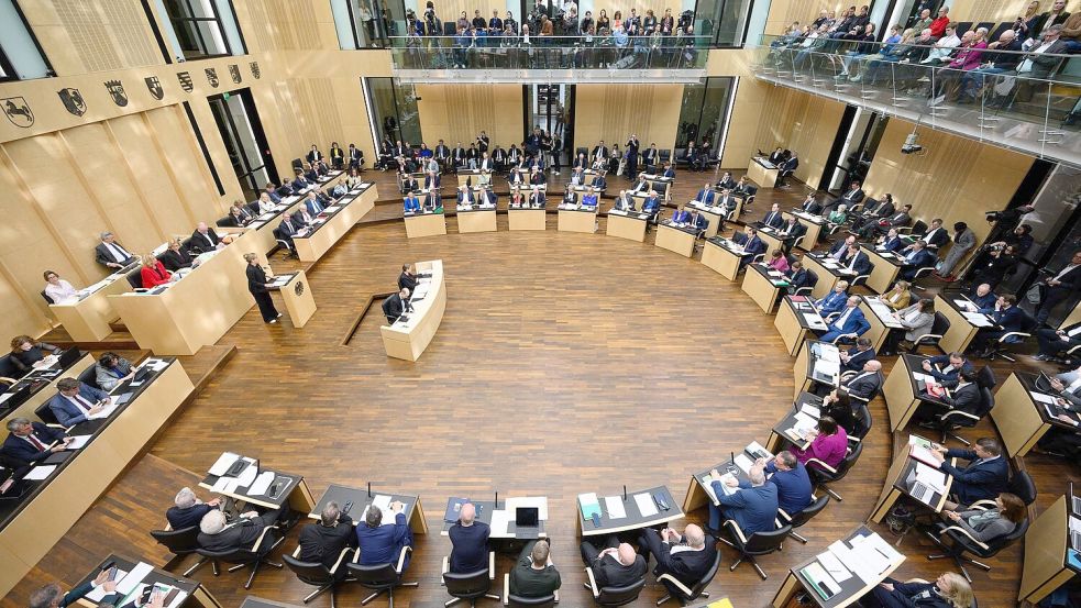 Der Bundesrat stimmt der Grundgesetzänderung für das Finanzpaket zu. Foto: Bernd von Jutrczenka/dpa