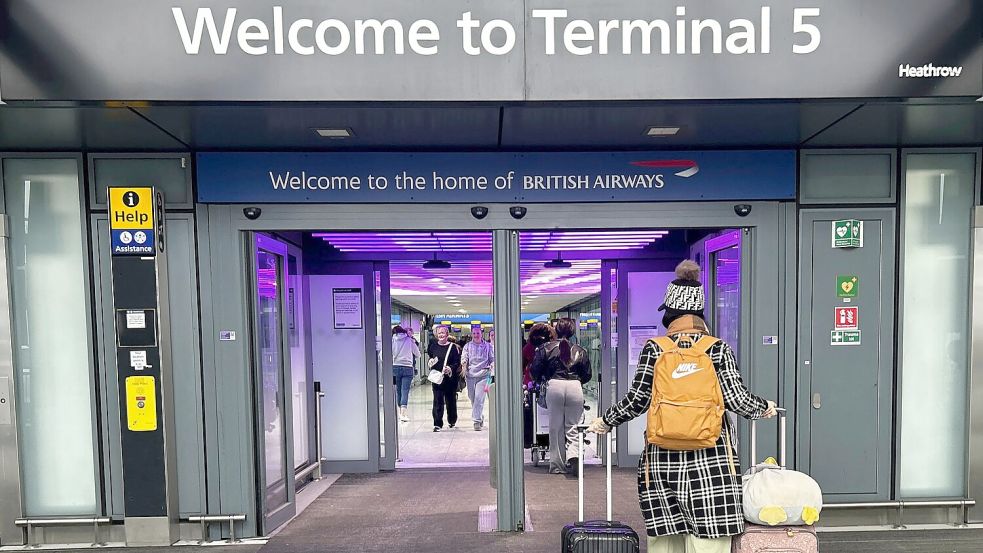 Hoffnung für Reisende in Heathrow: Die Flieger können wieder starten und landen. Foto: Kirsty Wigglesworth/AP/dpa