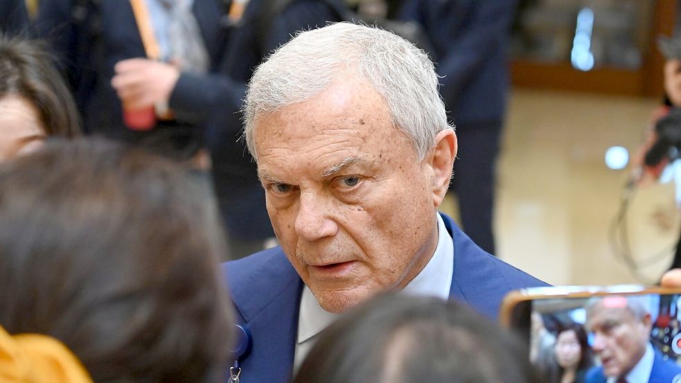 Nach Ansicht von S4-Capital-Gründer Martin Sorrell füllt China ein Vakuum, das die USA im Welthandel hinterlassen haben. Foto: Johannes Neudecker/dpa