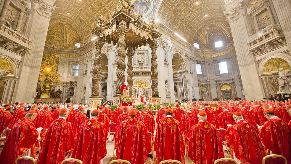135 Kardinäle wählen im Konklave den Nachfolger von Papst Franziskus. (Archivbild) Foto: picture alliance / dpa