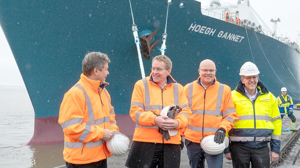 Brunsbüttel: Nächstes Schwimmende LNG-Terminal: Spezialschiff „Höegh ...