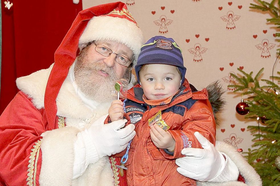 Ein Weihnachtsmann sagt leise: „Tschüss“ - Ostfriesen-Zeitung