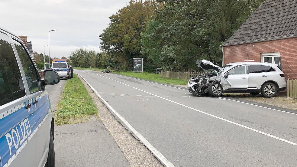 Auto Geriet In Gegenverkehr: 62-jähriger Motorradfahrer Stirbt Bei ...