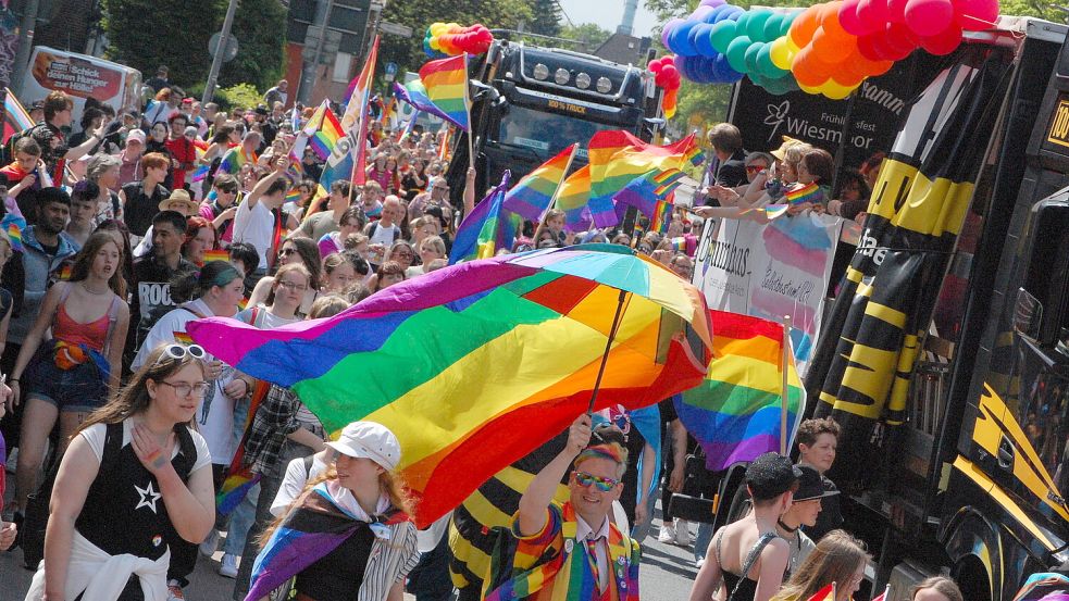 Parade von Schwulen, Lesben und Transsexuellen CSD Aurich hat große