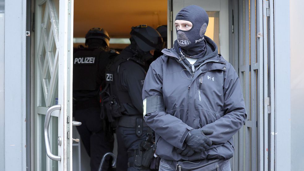 Hamburg: Deutschlandweite Razzia: Polizei Geht Gegen Luxus-Schleuser ...