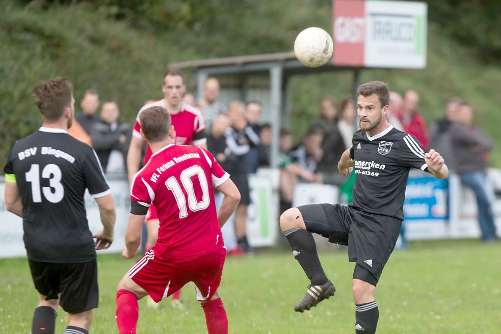 Nach Roter Karte kassierte Veenhusen das 1:2 - Ostfriesen-Zeitung