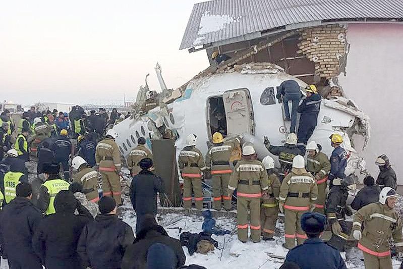 Flugzeug stürzt in Kasachstan unmittelbar nach dem Start ab